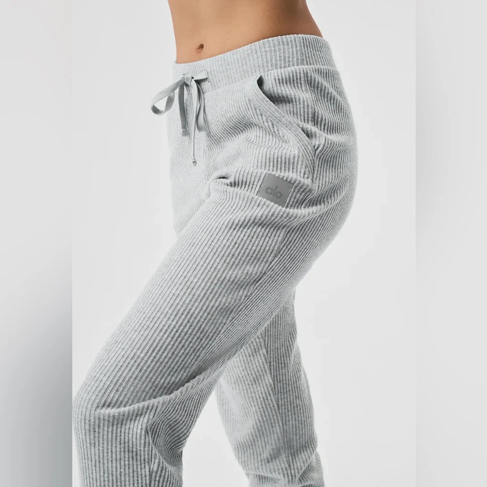 Alo Yoga Muse Sweatpant Athletic‎ Heather Grey Size Medium - Picture 3 of 12